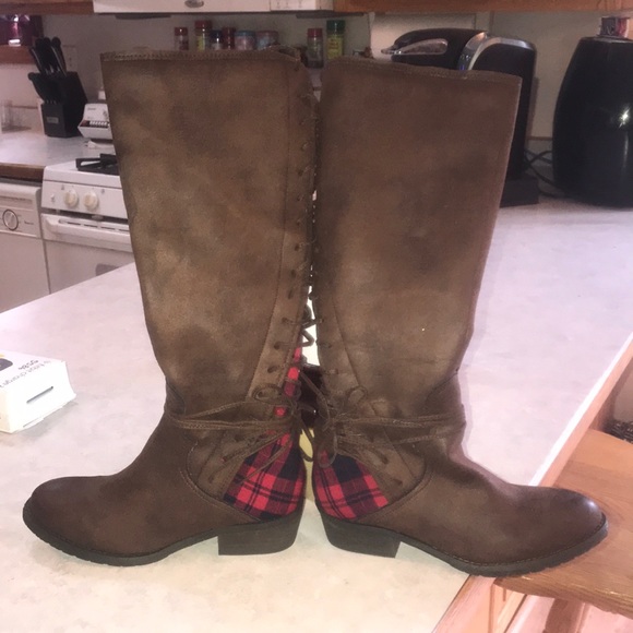 very volatile riding boots